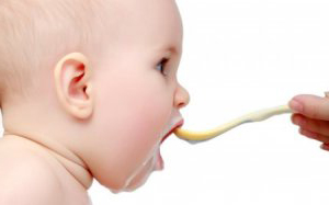 Как кормить ребёнка? Особенности пищеварения малыша